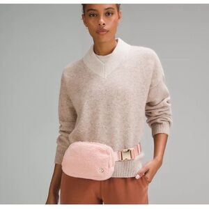 Lululemon Everywhere Belt Bag *Fleece in Strawberry Milkshake